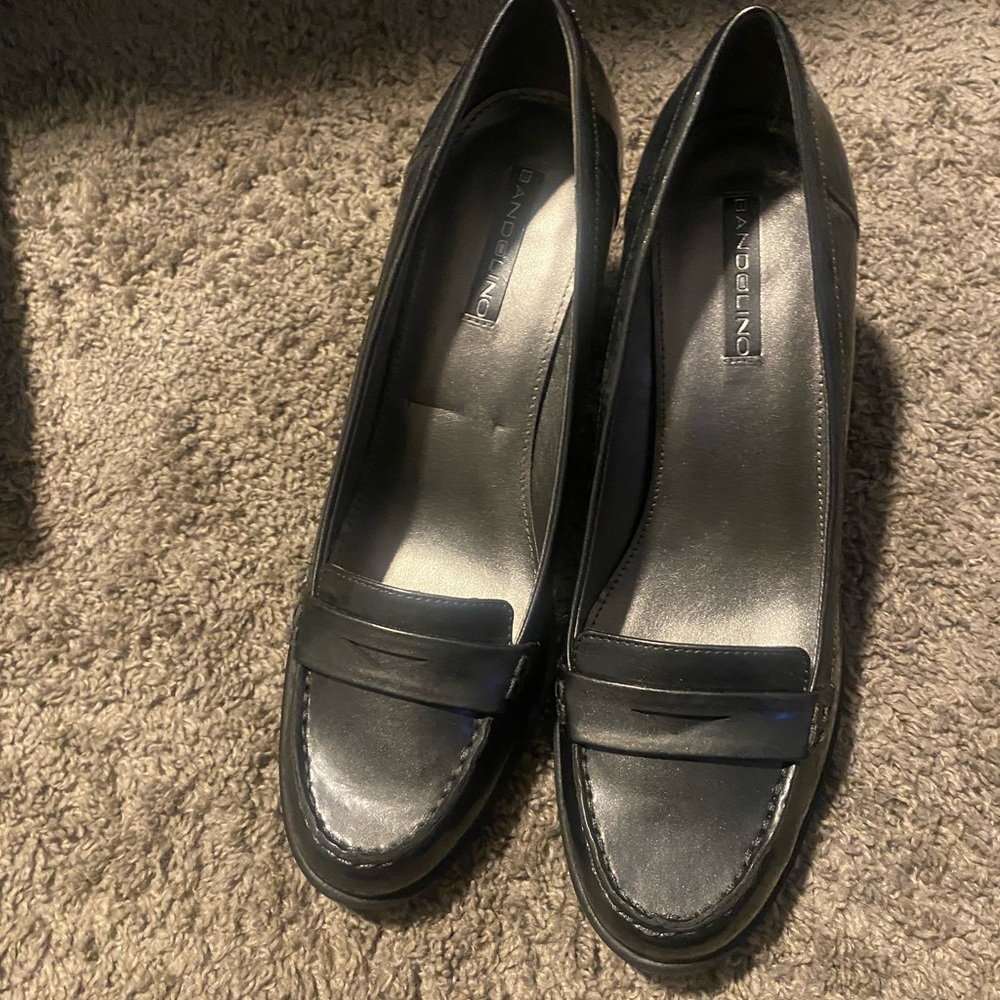 Women’s Shoes like new.